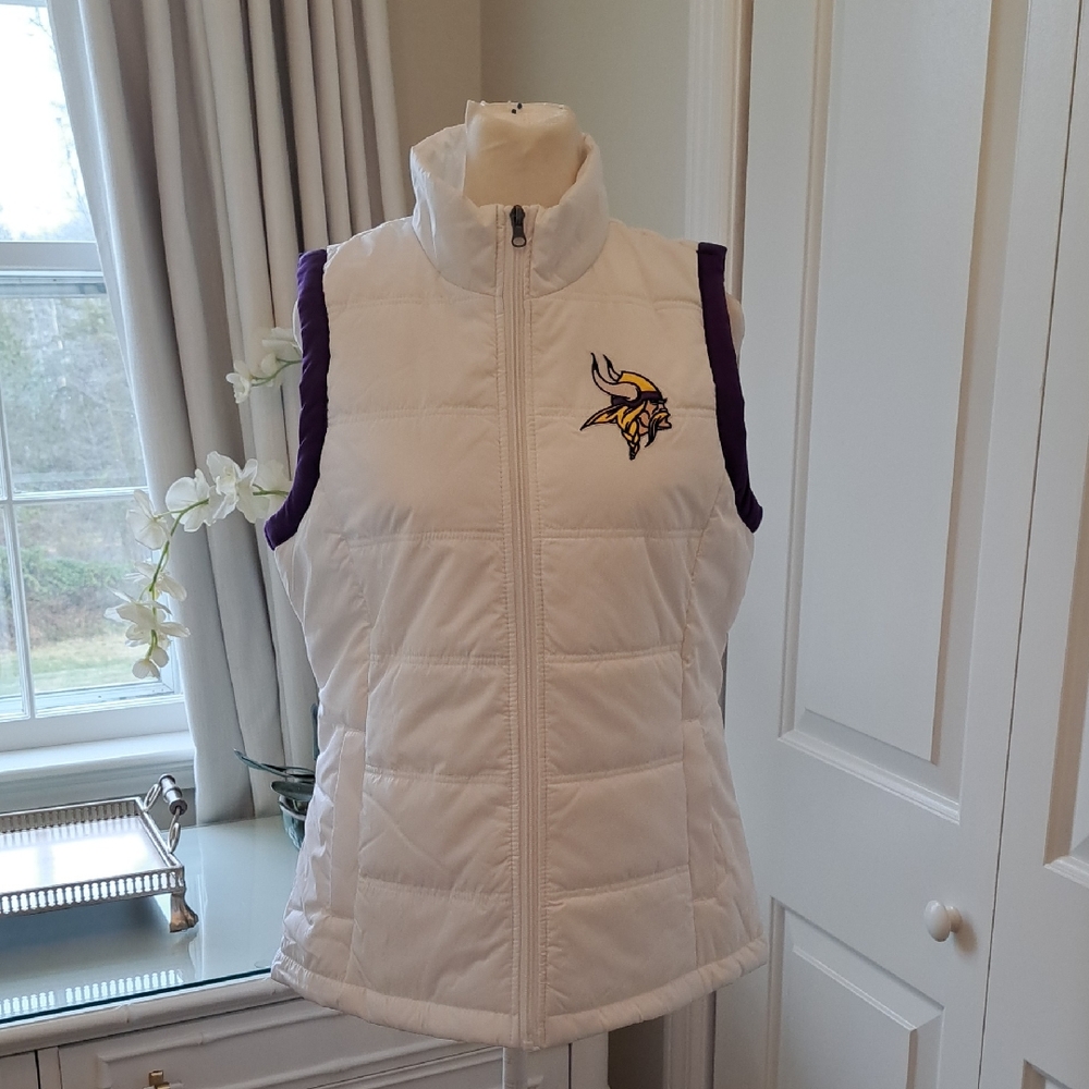 NWOT NFL‎ Womens Minnesota Vikings White/Purple Football Fan Ouffer Vest M